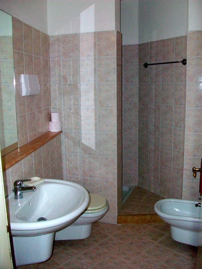 Hotel La Romantica Manerba del Garda Luaran gambar