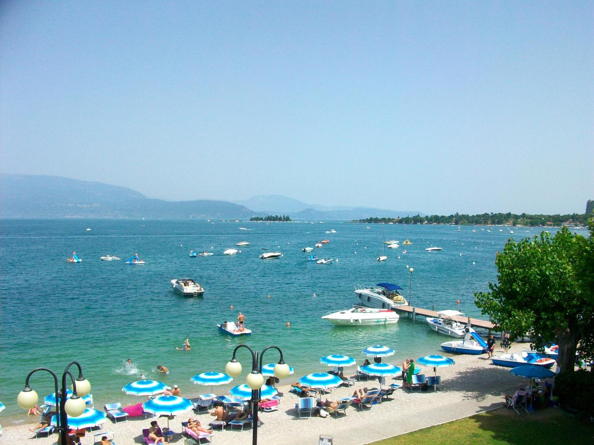 Hotel La Romantica Manerba del Garda Luaran gambar
