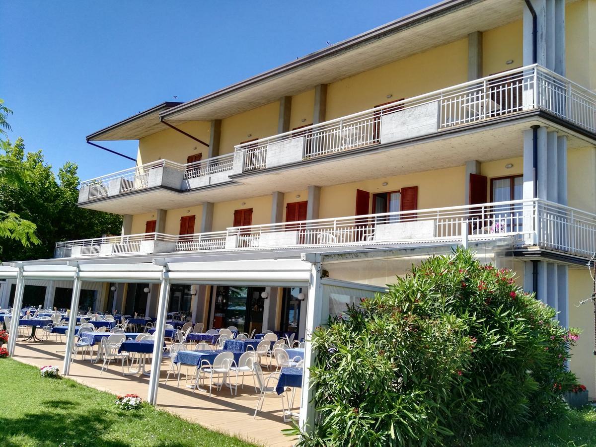 Hotel La Romantica Manerba del Garda Luaran gambar