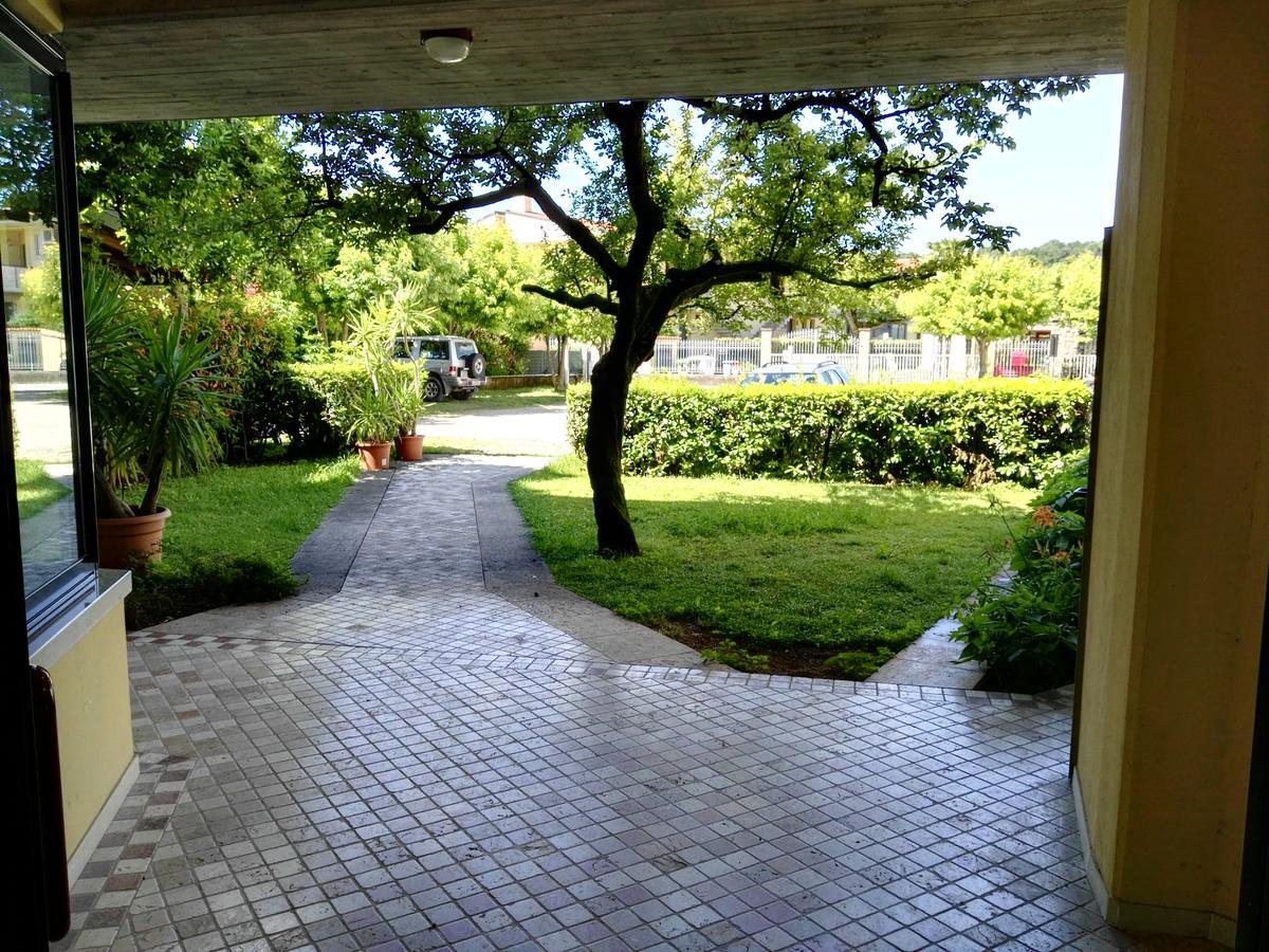 Hotel La Romantica Manerba del Garda Luaran gambar