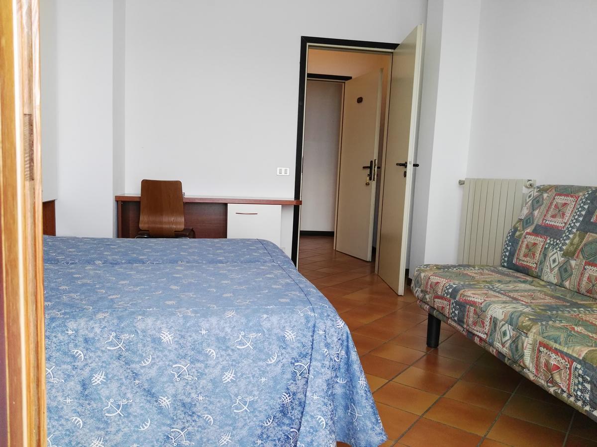 Hotel La Romantica Manerba del Garda Luaran gambar