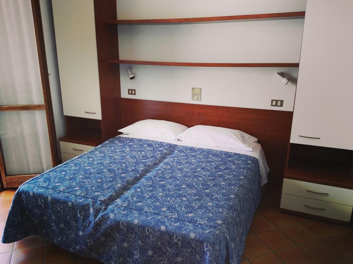 Hotel La Romantica Manerba del Garda Luaran gambar