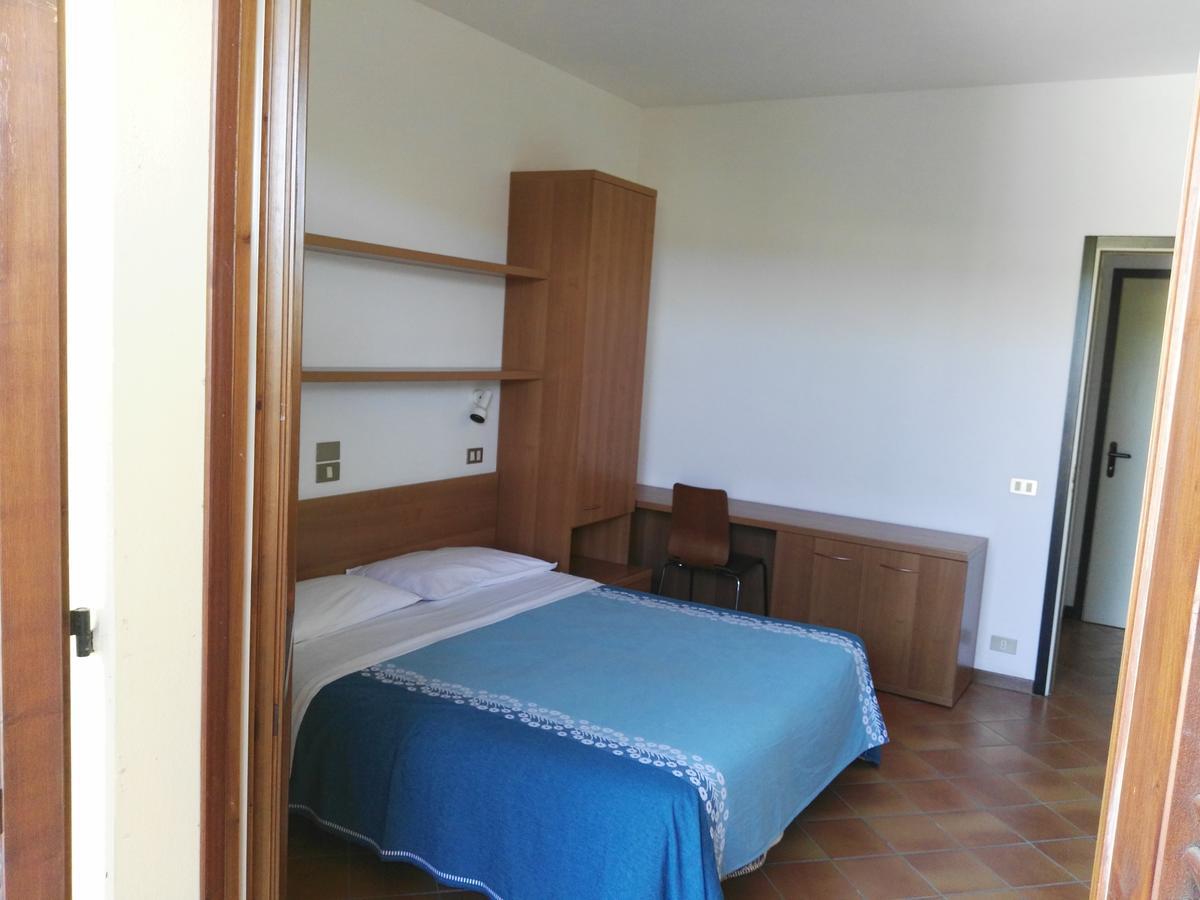Hotel La Romantica Manerba del Garda Luaran gambar
