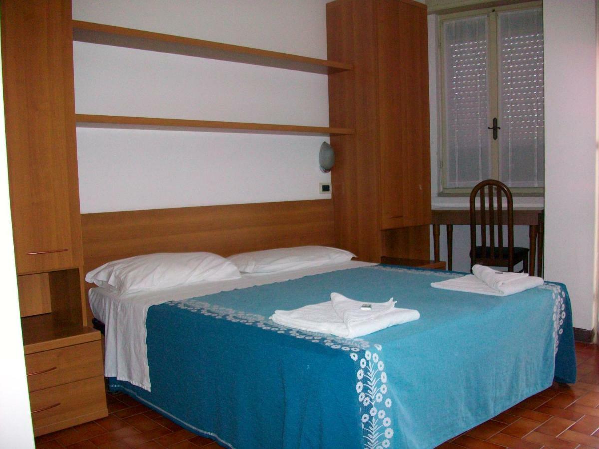 Hotel La Romantica Manerba del Garda Luaran gambar